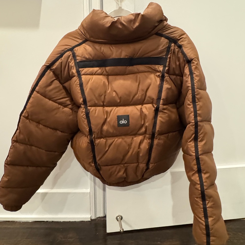 ALO Yoga Brown Quilted Puffer Jacket with Stand-Up Collar - Picture 10 of 10